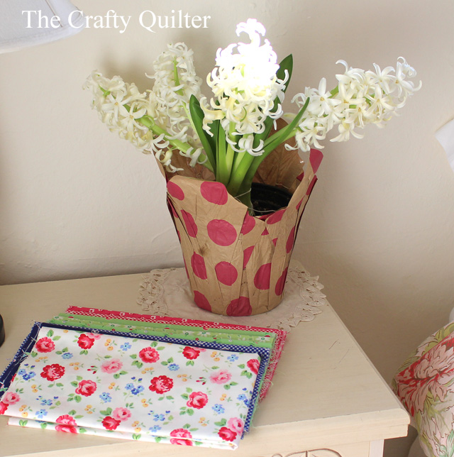 Fabric pull (Pam Kitty Garden) for Spring Petals QAL