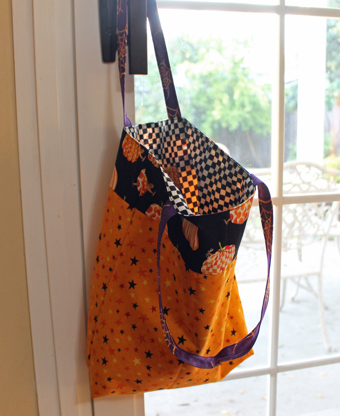 Halloween Treat Bag made by Julie Cefalu @ The Crafty Quilter