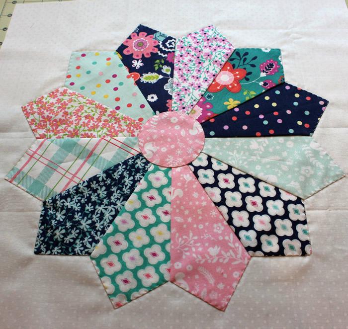 Learn how to make a Chunky Dresden Plate with this tutorial from Julie @ The Crafty Quilter