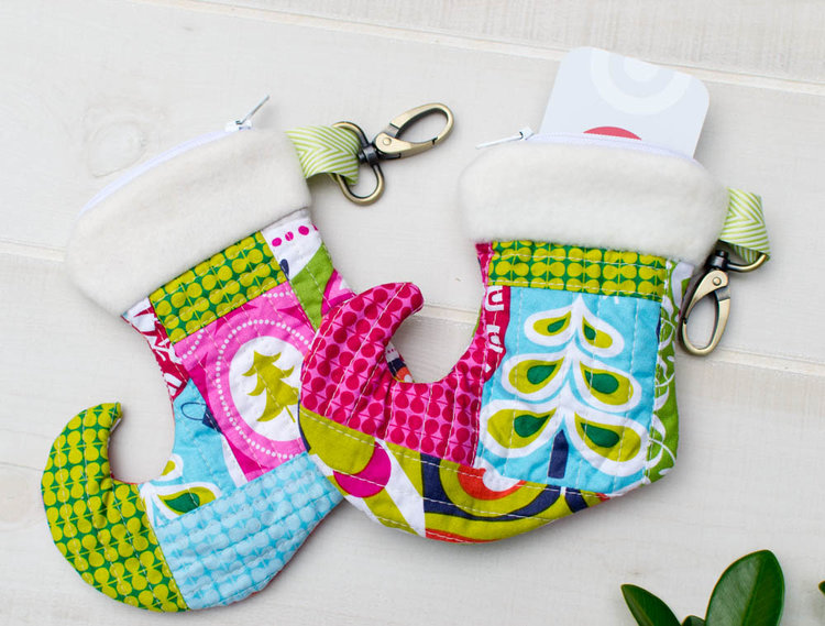 Christmas Stocking Zipper Pouch Tutorial @ Sew Can She