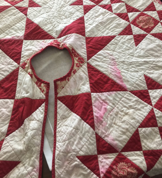 Bleeding quilt and how I fixed it with Dawn dish soap @ The Crafty Quilter