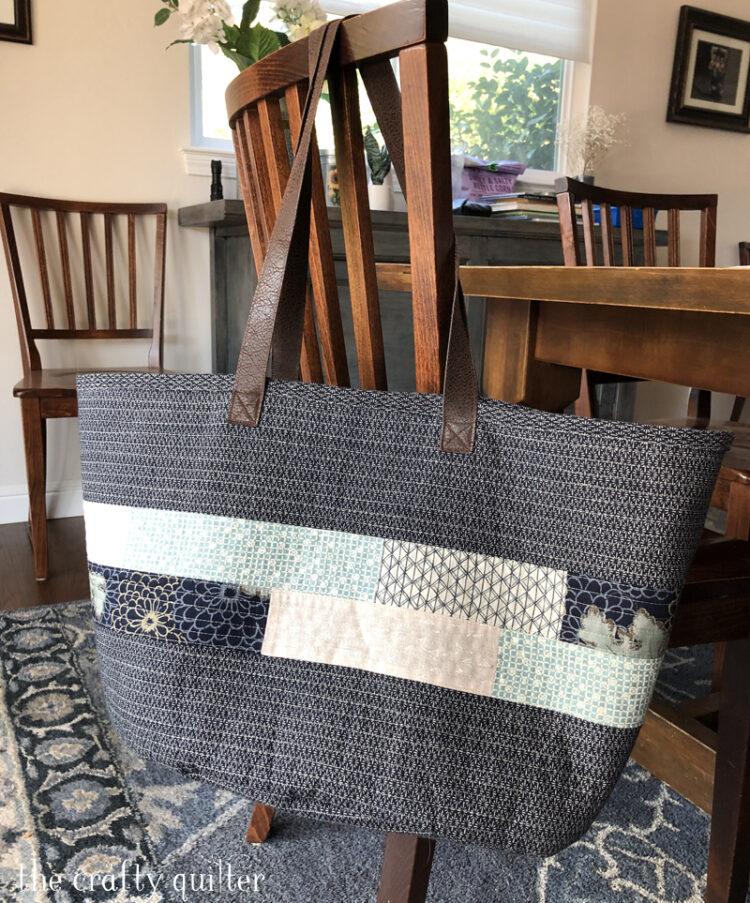 The Market Bag made by Julie Cefalu @ The Crafty Quilter.  Pattern is from the book, Handmade Style, by Anna Graham