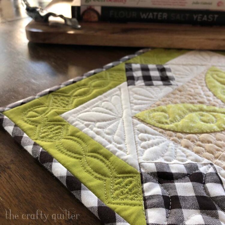 Quilting detail for Spring Bunny Table Runner Tutorial @ The Crafty Quilter.