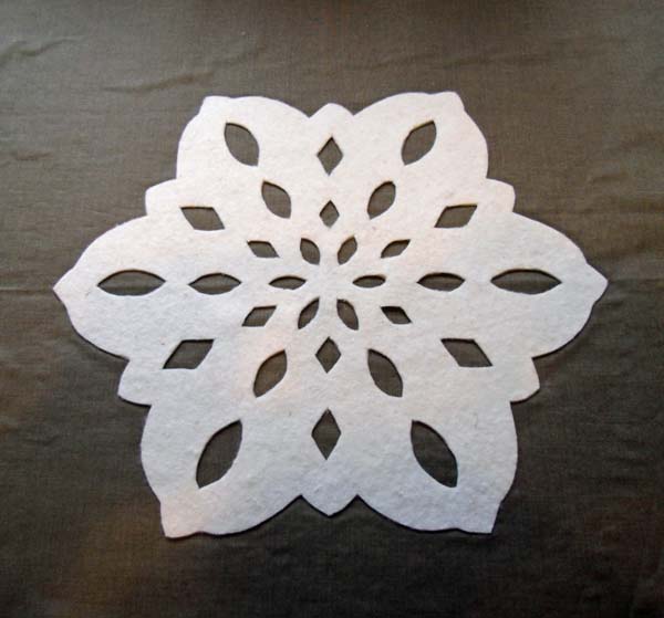 Snowflake pillow at The Crafty Quilter