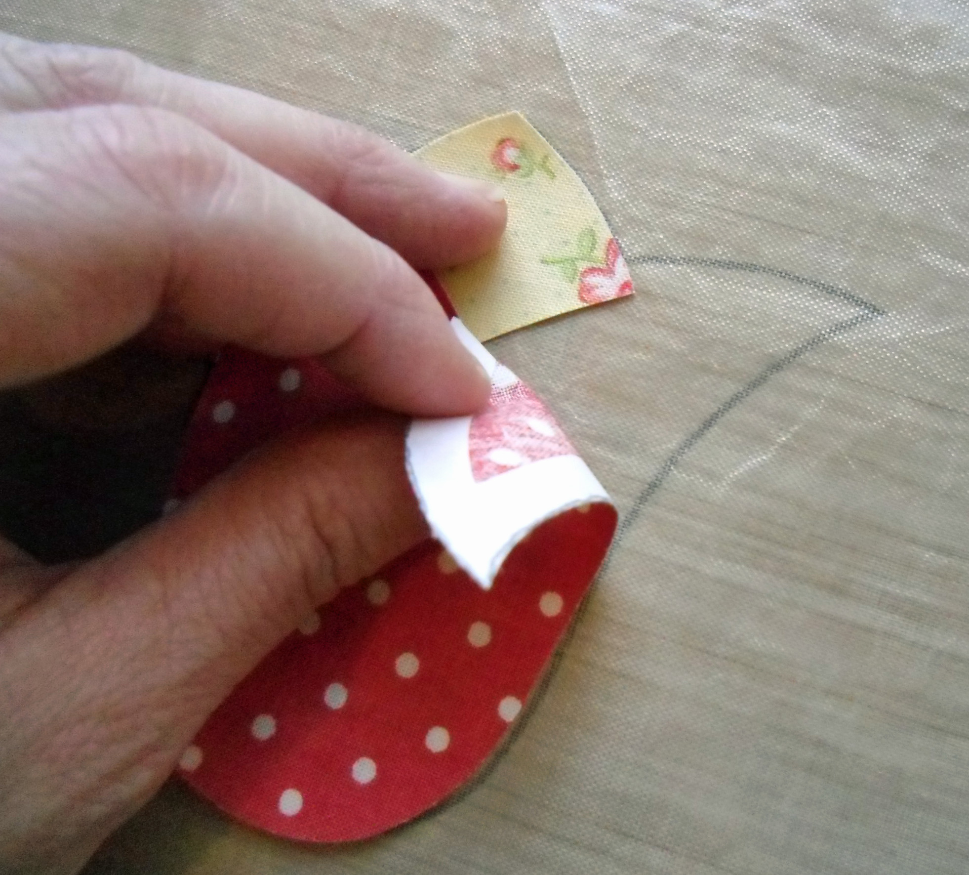 How to Use Fusible Web for Applique - Sew Mama Sew