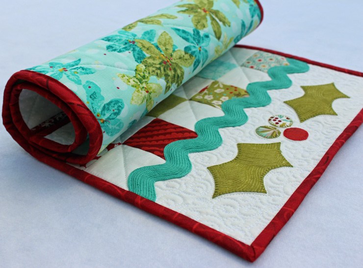 CHRISTMAS HOLLY TABLE RUNNER by Julie Cefalu