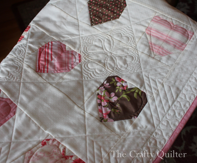 Simple Heart Quilt made by Julie Cefalu, @The Crafty Quilter