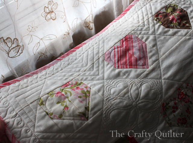 Simple Heart Quilt made by Julie Cefalu, @The Crafty Quilter