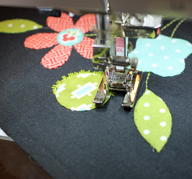 How to use embroidery stitches with applique @ The Crafty Quilter