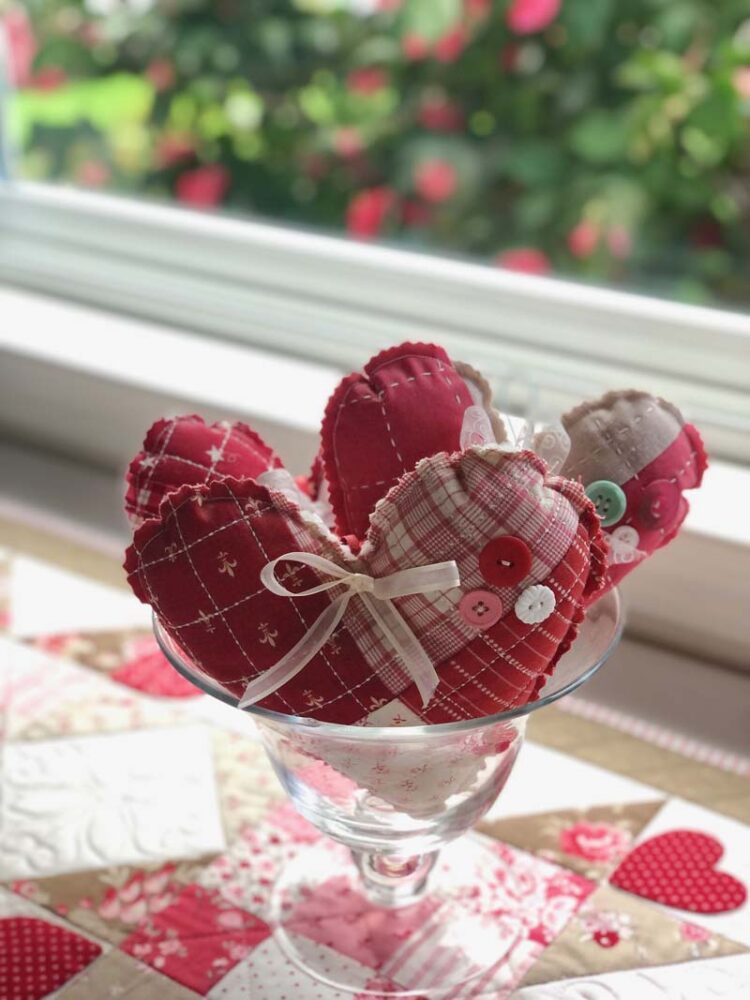 Valentine's Day table runner - The Crafty Quilter